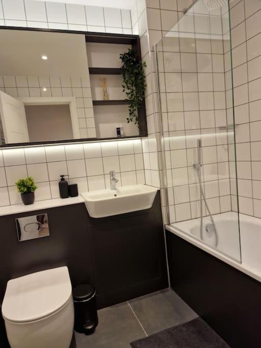 Modern-New Build Apartment In Birmingam Exterior foto